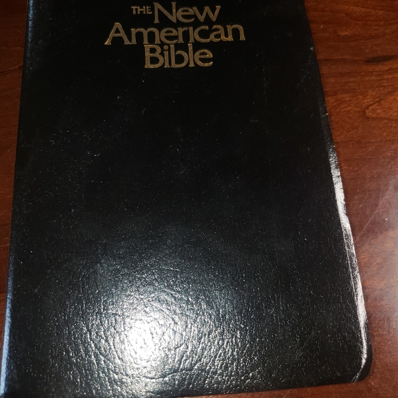 Holy Bible The New American Bible Red Letter Edition 1987 - Picture 1 of 6
